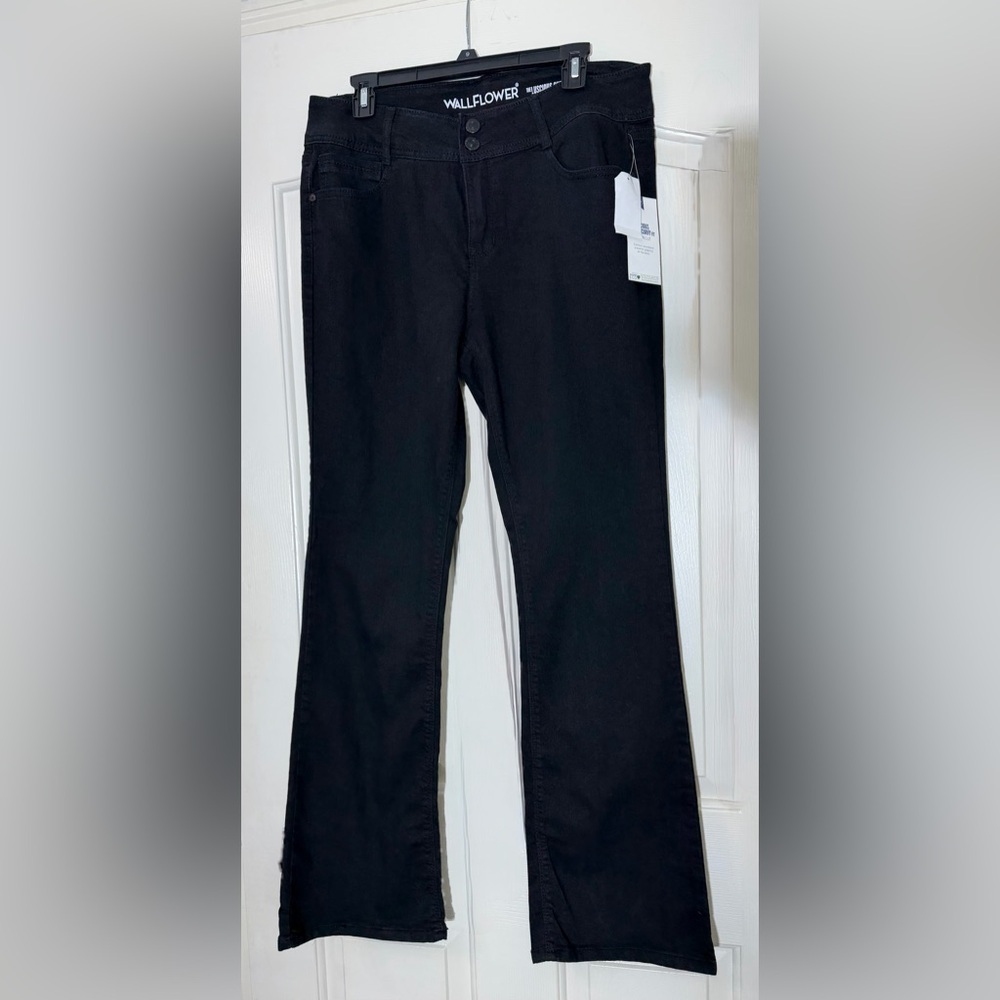NWT Lucious Curvy Bootcut Black Instastretch Jeans Womens,13 Long Wallflower